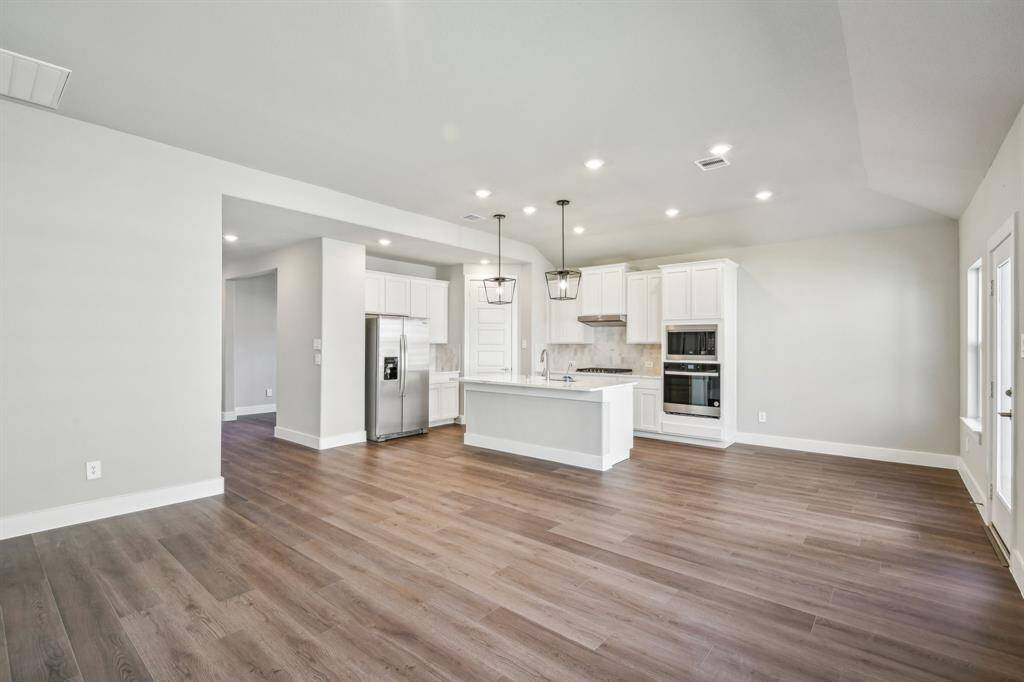 Photo is not of the actual home but is an inspirational photo of builder’s model home and may depict options, furnishings, and/or decorator features that are not included.