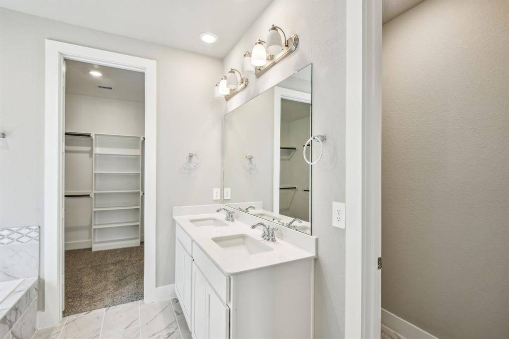 Photo is not of the actual home but is an inspirational photo of builder’s model home and may depict options, furnishings, and/or decorator features that are not included.