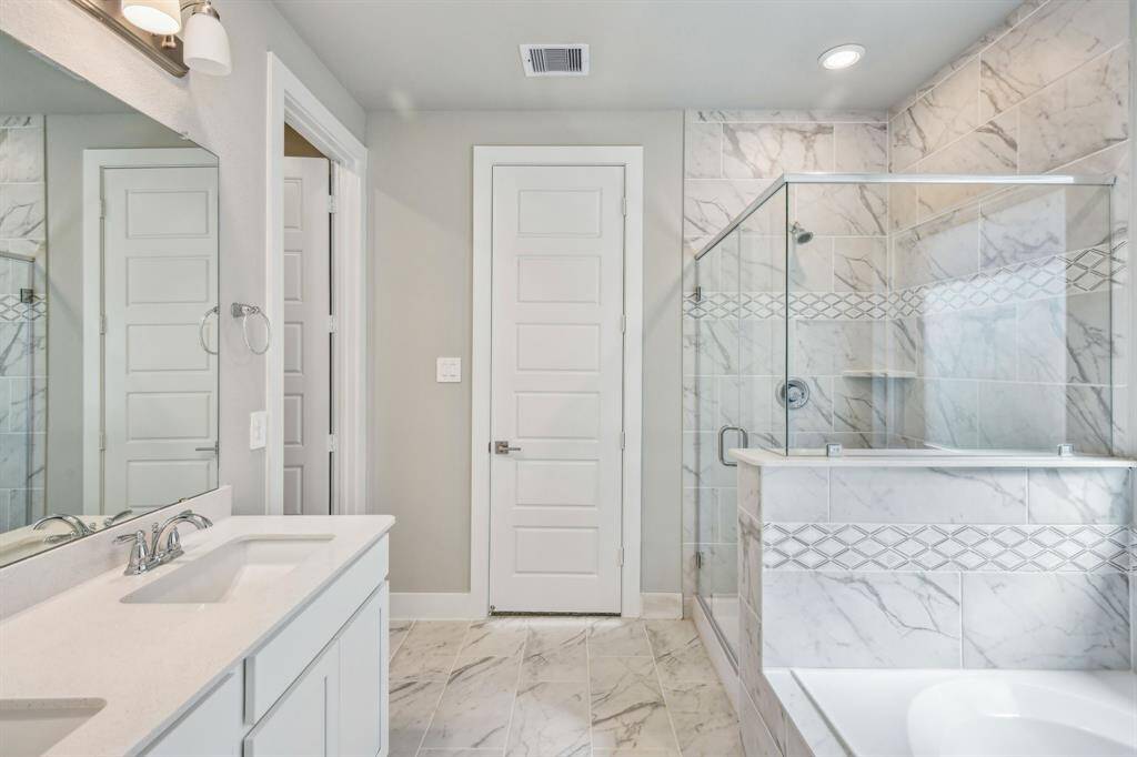 Photo is not of the actual home but is an inspirational photo of builder’s model home and may depict options, furnishings, and/or decorator features that are not included.