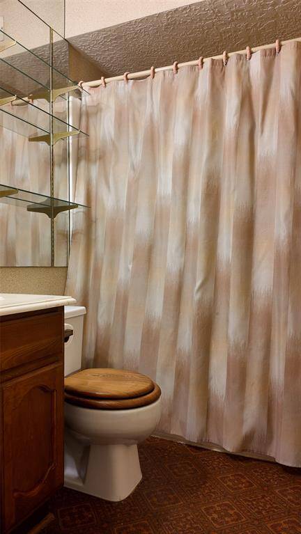 Bathroom on the first floor