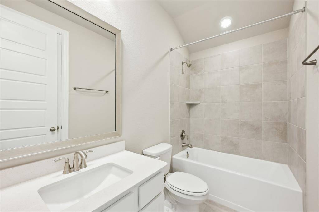 Photo is not of the actual home but is an inspirational photo of builder’s model home and may depict options, furnishings, and/or decorator features that are not included.