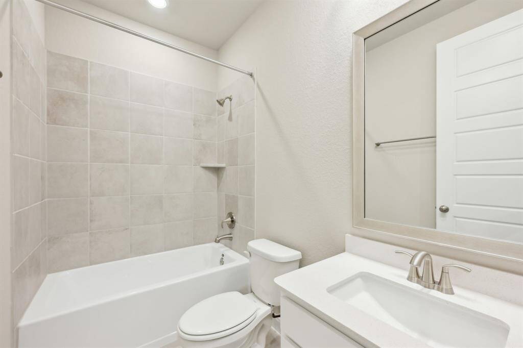 Photo is not of the actual home but is an inspirational photo of builder’s model home and may depict options, furnishings, and/or decorator features that are not included.