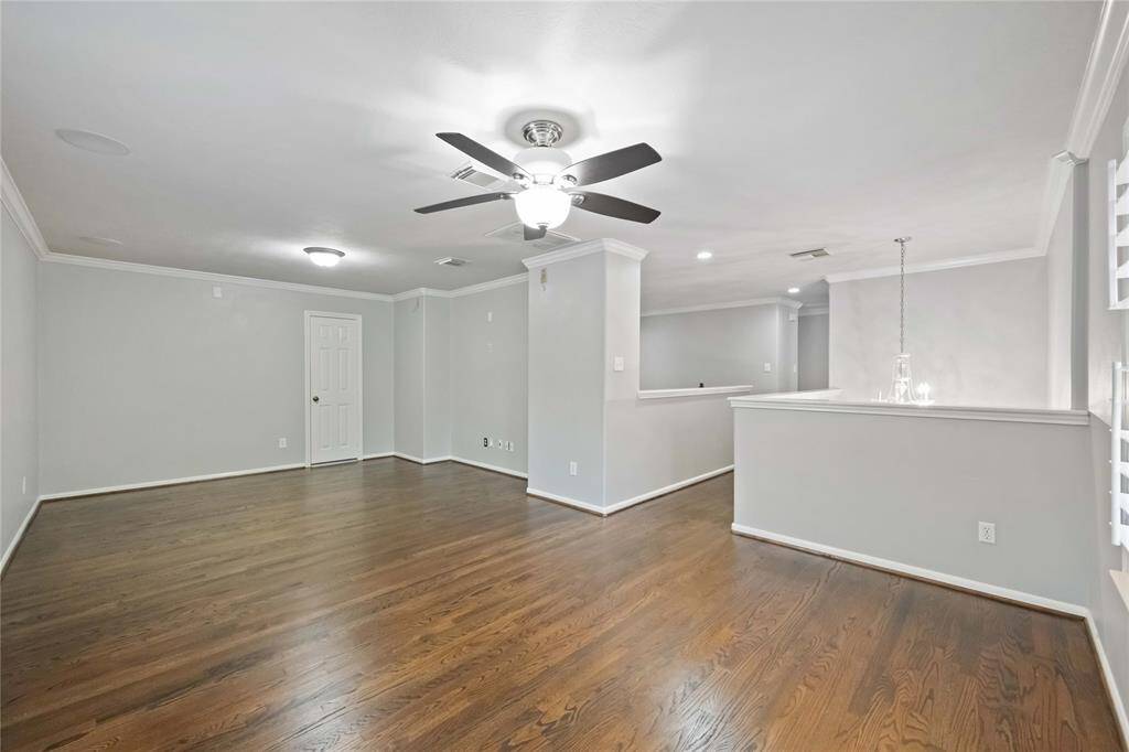 Flex/game room