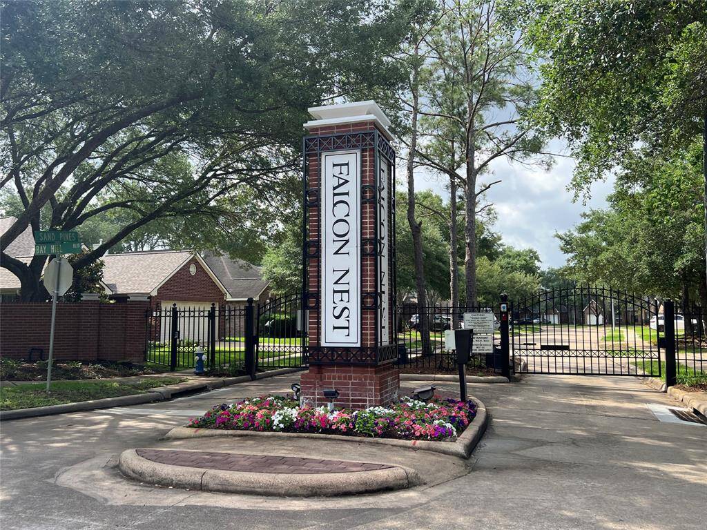 Super cute niche gated community within Falcon Point.
