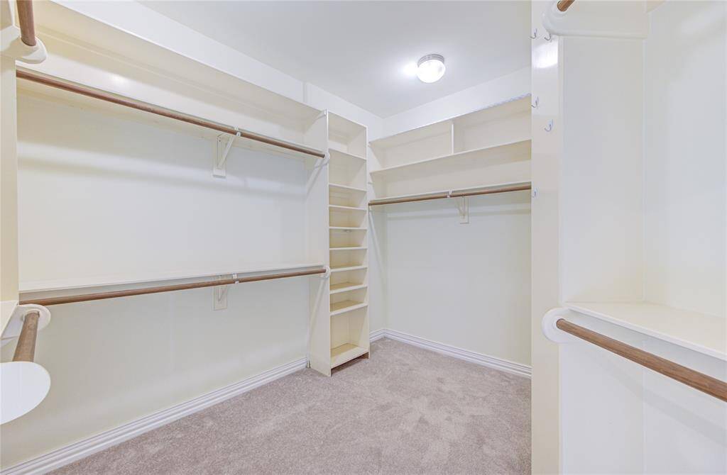 Large Walk-in closet off of Primary Bath