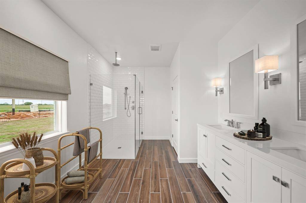 Relaxing primary bath (*Photo not of actual home and used for illustration purposes only.)