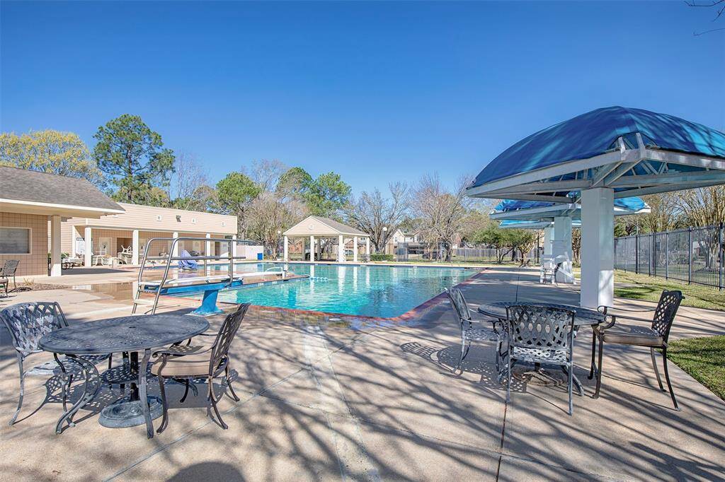 The community has a wonderful recreation area with this fabulous pool.