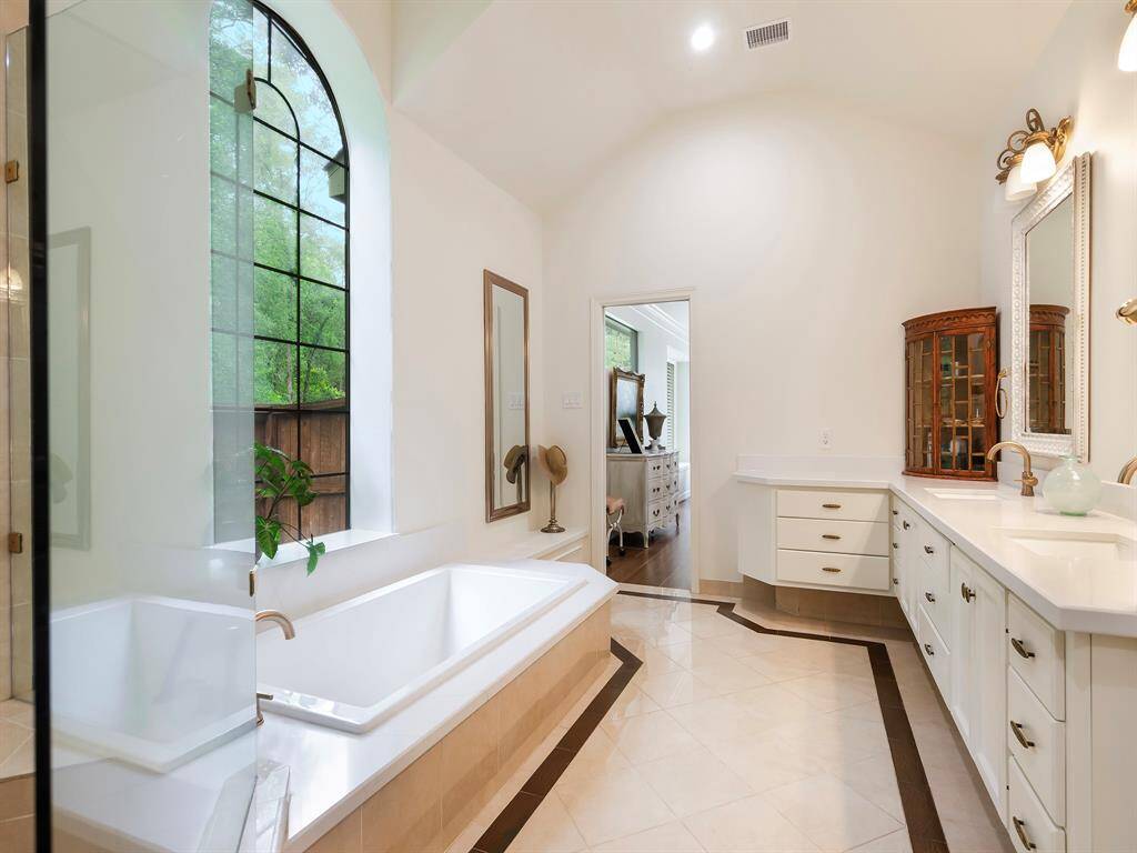 Elegant and sparkling clean!
