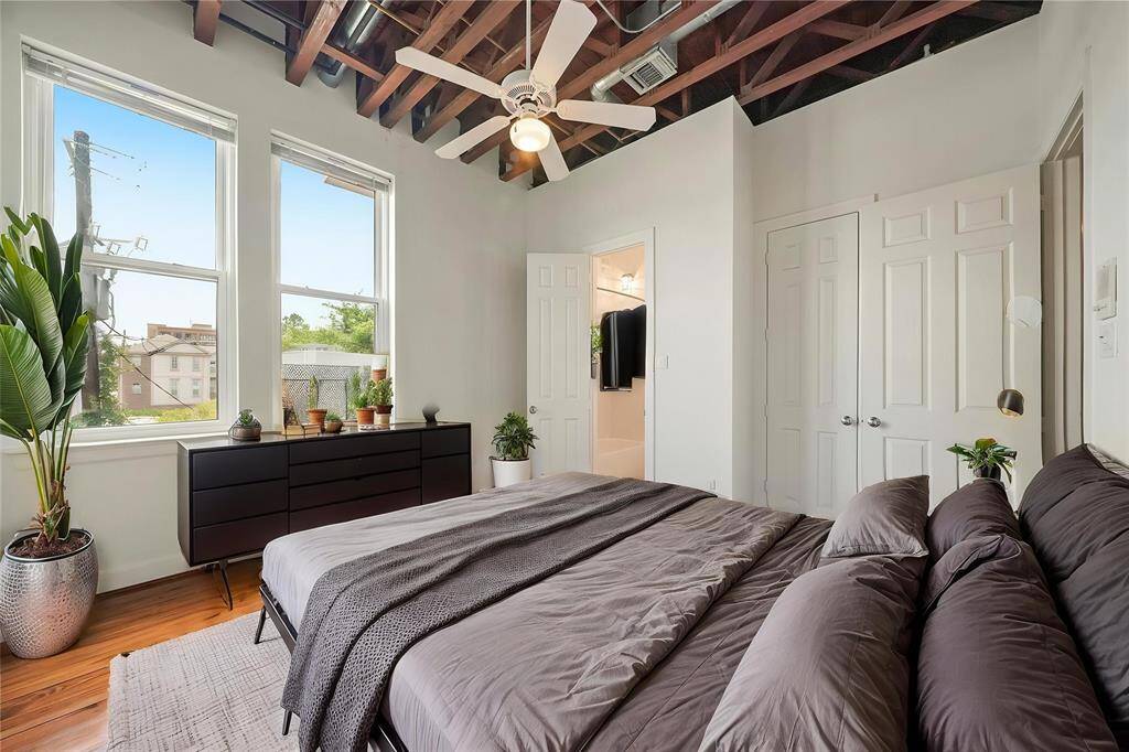 Bedroom 2 - view 1 - virtually staged