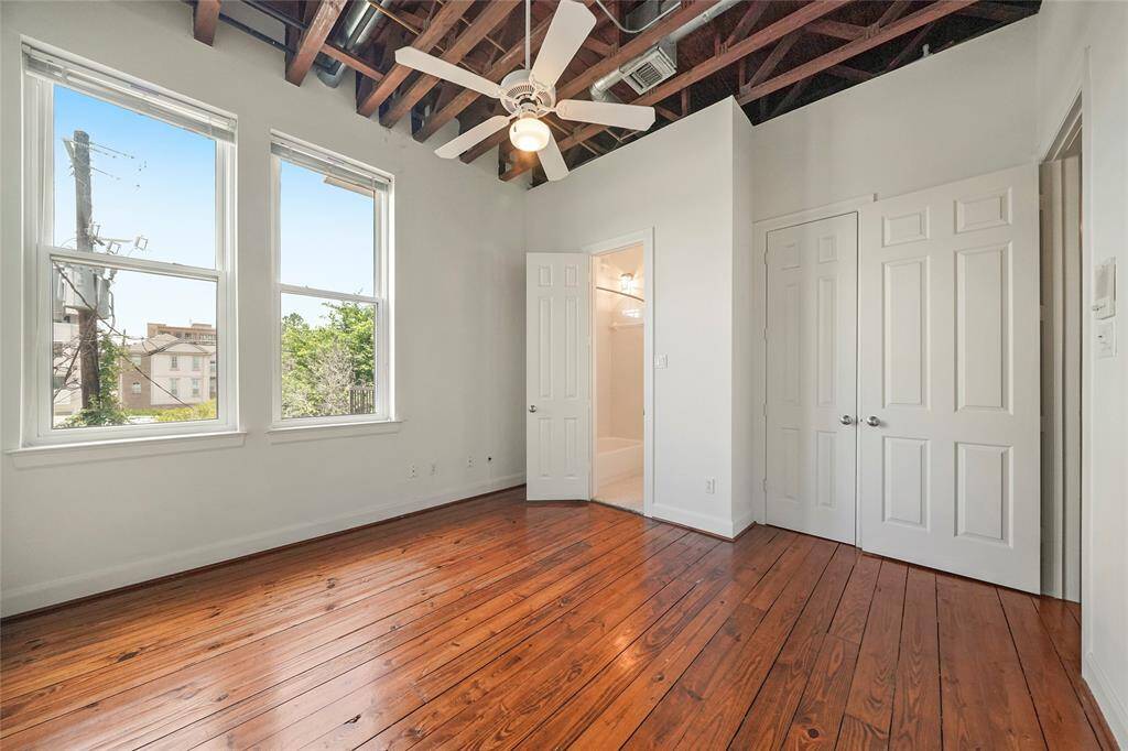Bedroom 2 - view 1