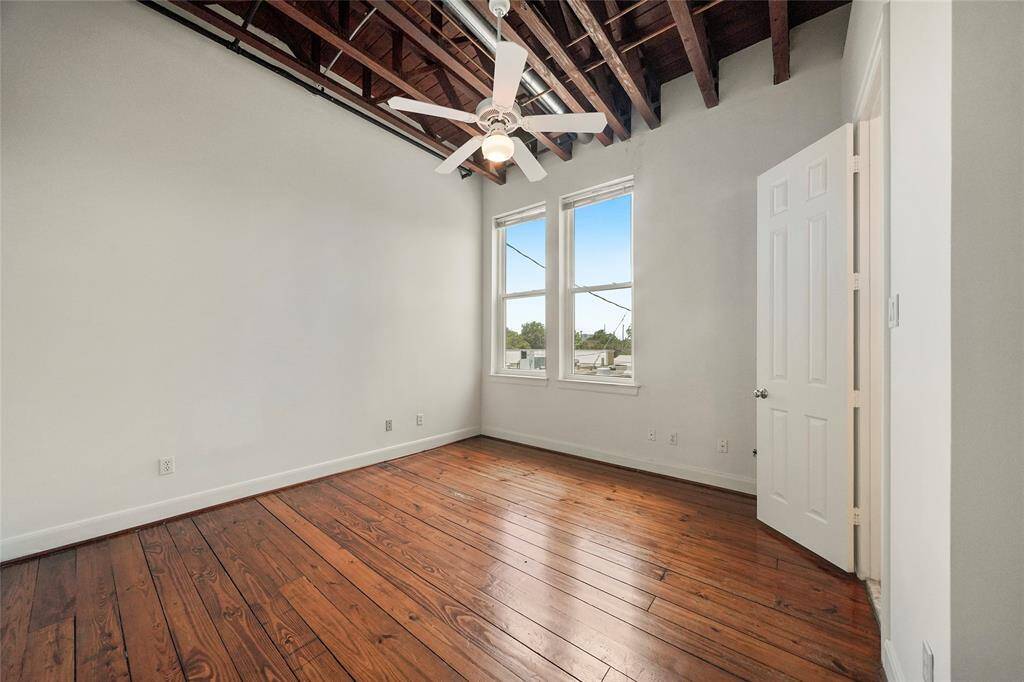 Bedroom 2 - view 2