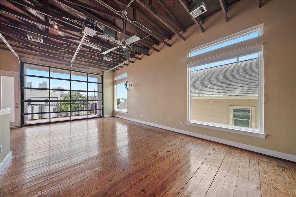 Living Room - view 1