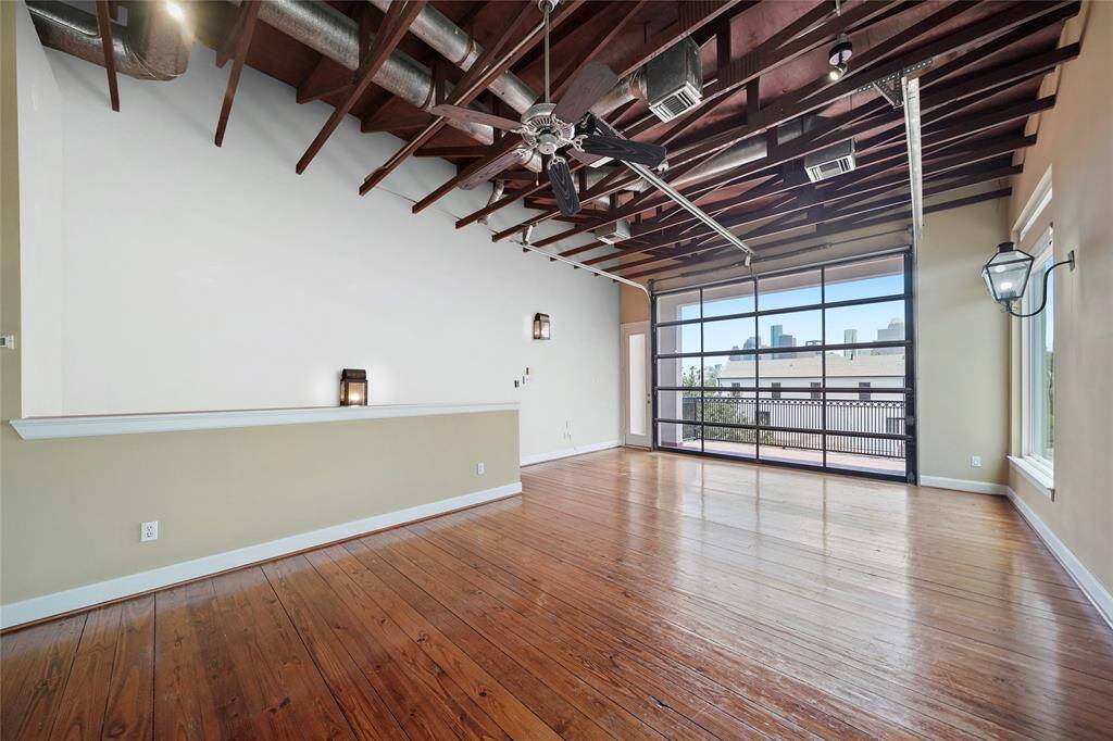 Living Room - view 2