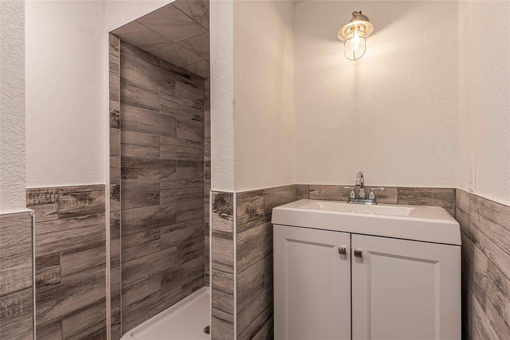 PRIMARY RESTROOM
