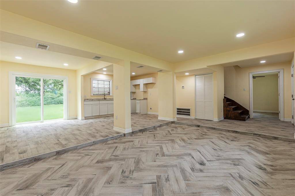 LIVING KITCHEN AREA NICE AND OPEN