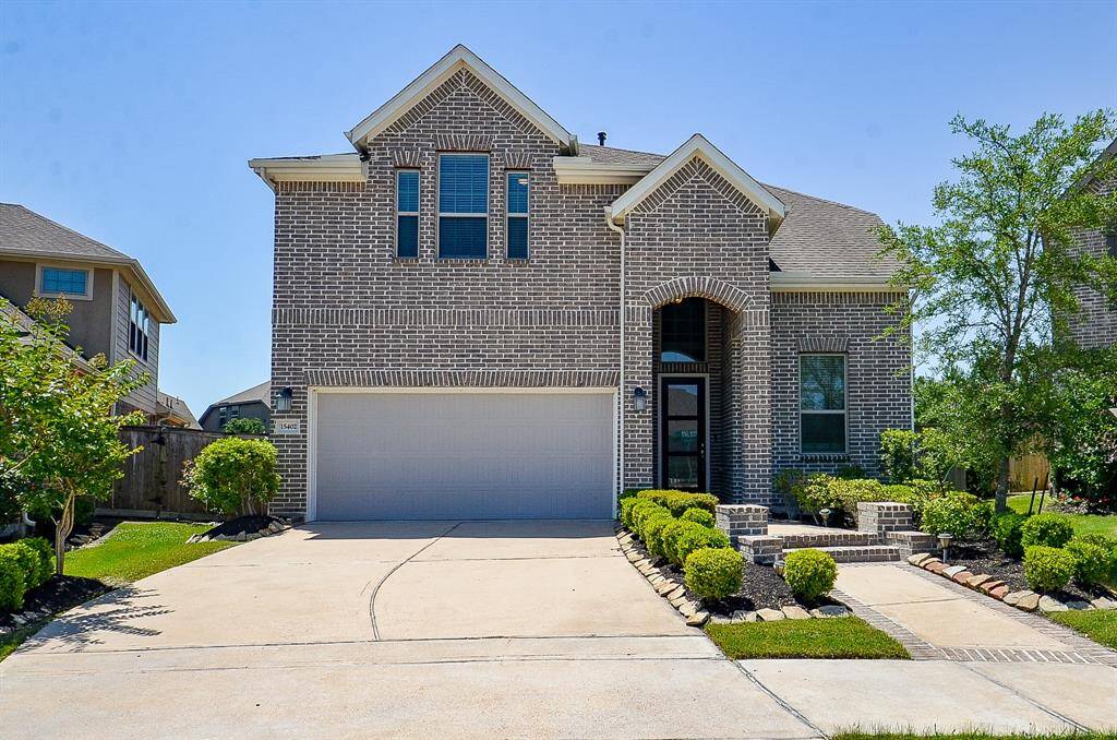 Welcome home to charming curb appeal and a beautifully landscaped front yard!