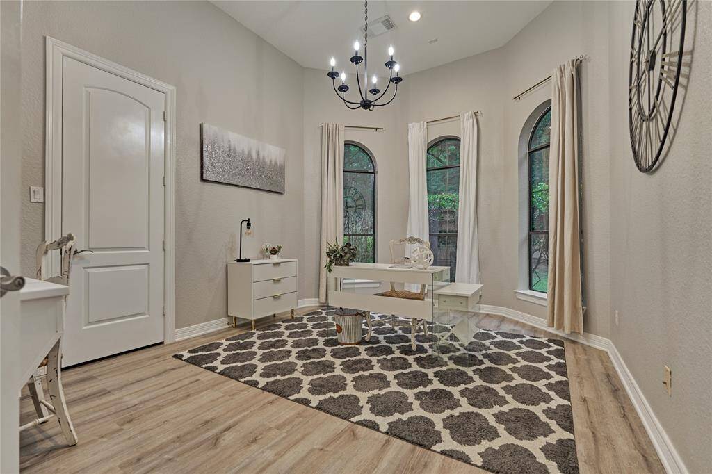 Versatile full bath adjacent to a study
