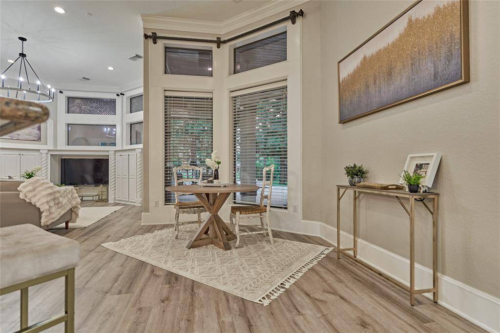 Full Jack and Jill Bath, connecting two bedrooms