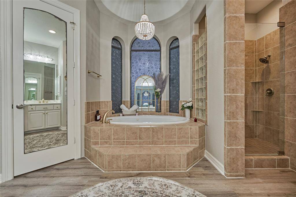 Discover endless possibilities with this expansive private workshop, perfectly secluded from the main property, ideal for projects, storage, or your creative escape. (Lift excluded)