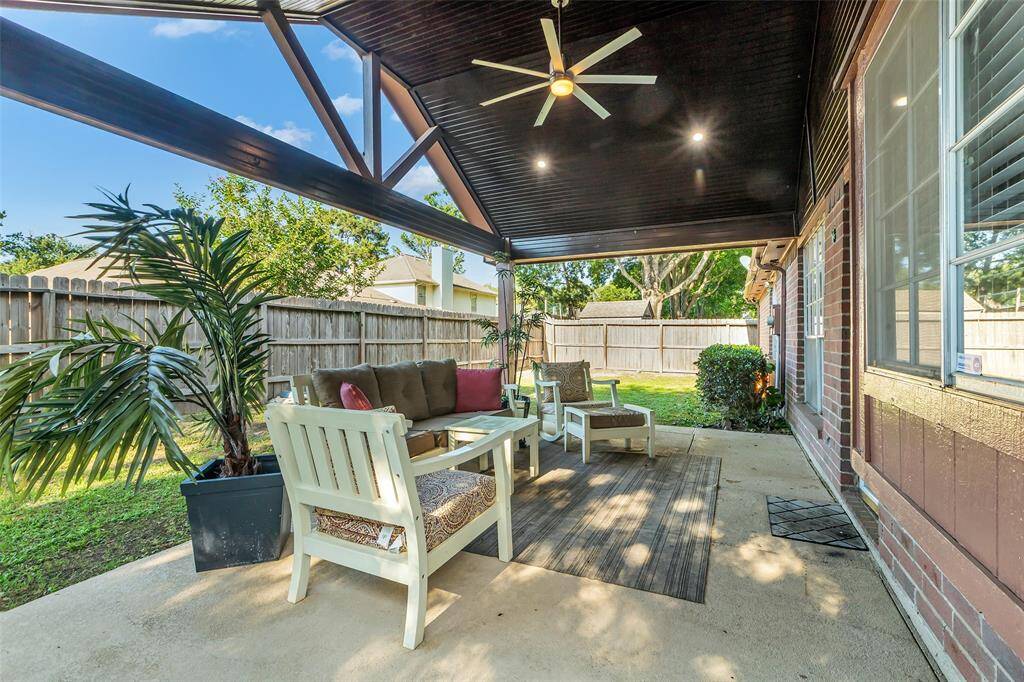 Huge custom covered back patio!