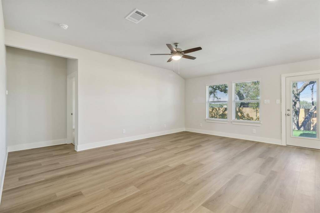 Photo is not of the actual home but is an inspirational photo of builder’s model home and may depict options, furnishings, and/or decorator features that are not included.