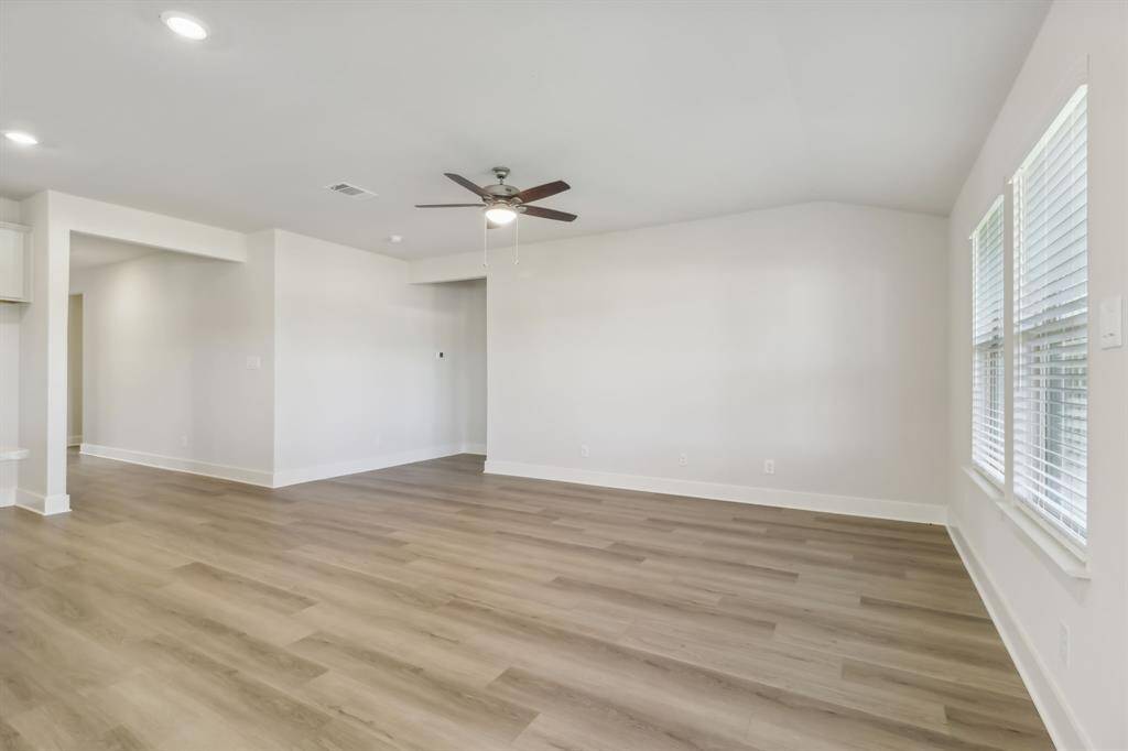 Photo is not of the actual home but is an inspirational photo of builder’s model home and may depict options, furnishings, and/or decorator features that are not included.