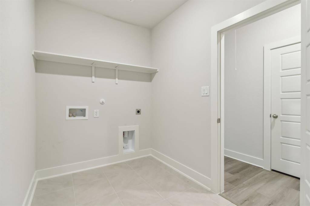 Photo is not of the actual home but is an inspirational photo of builder’s model home and may depict options, furnishings, and/or decorator features that are not included.