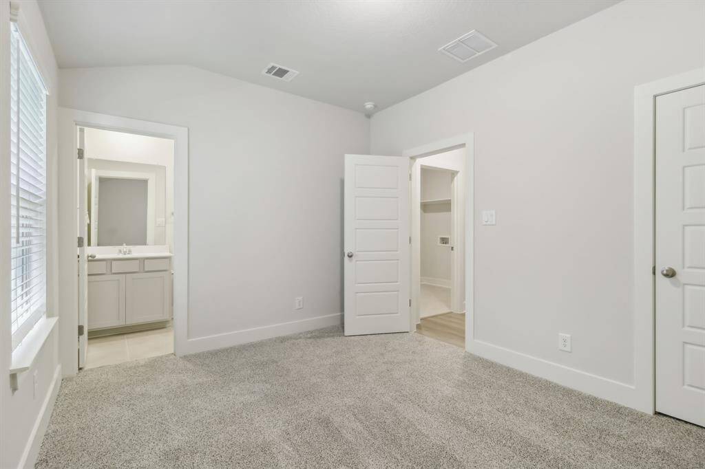 Photo is not of the actual home but is an inspirational photo of builder’s model home and may depict options, furnishings, and/or decorator features that are not included.