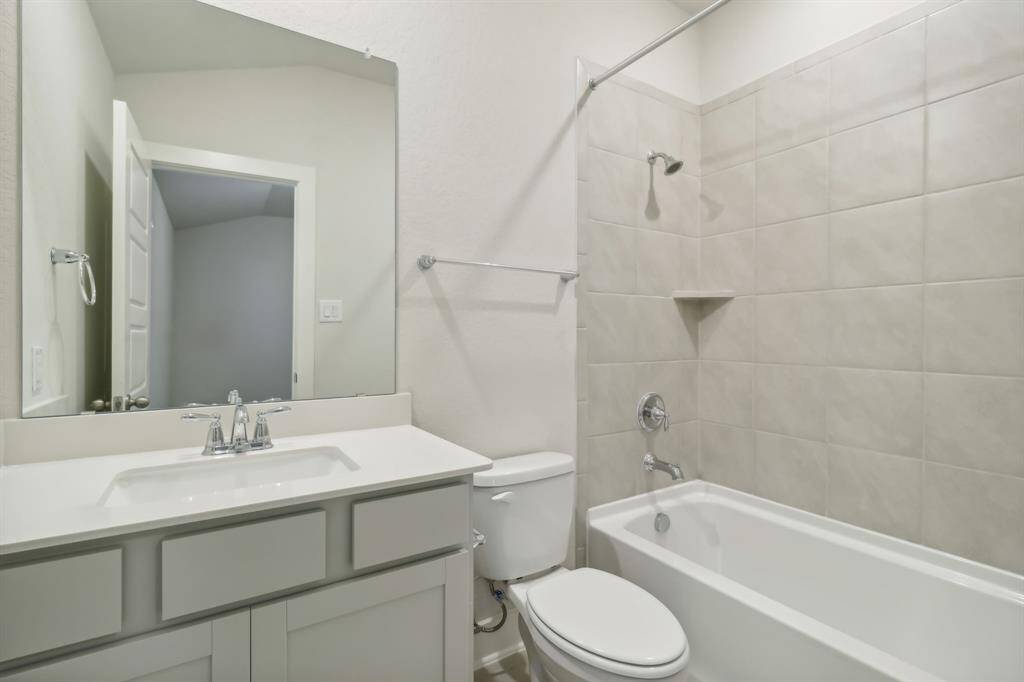 Photo is not of the actual home but is an inspirational photo of builder’s model home and may depict options, furnishings, and/or decorator features that are not included.