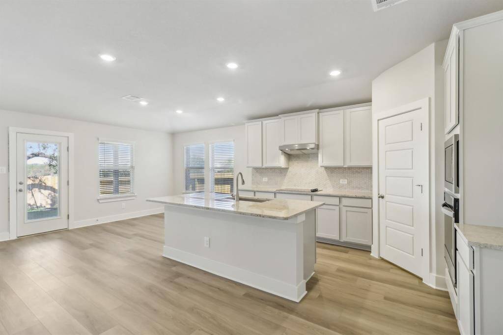 Photo is not of the actual home but is an inspirational photo of builder’s model home and may depict options, furnishings, and/or decorator features that are not included.
