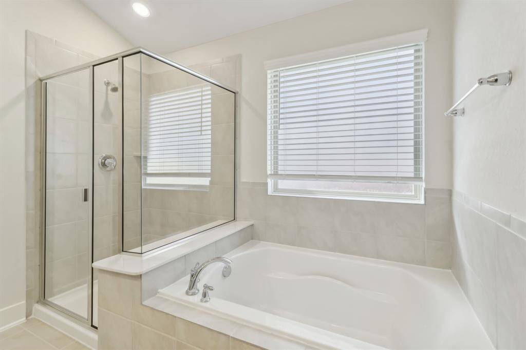 Photo is not of the actual home but is an inspirational photo of builder’s model home and may depict options, furnishings, and/or decorator features that are not included.