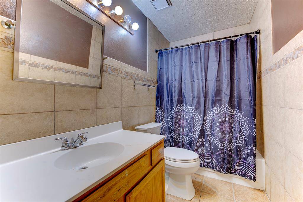 2nd Bathroom