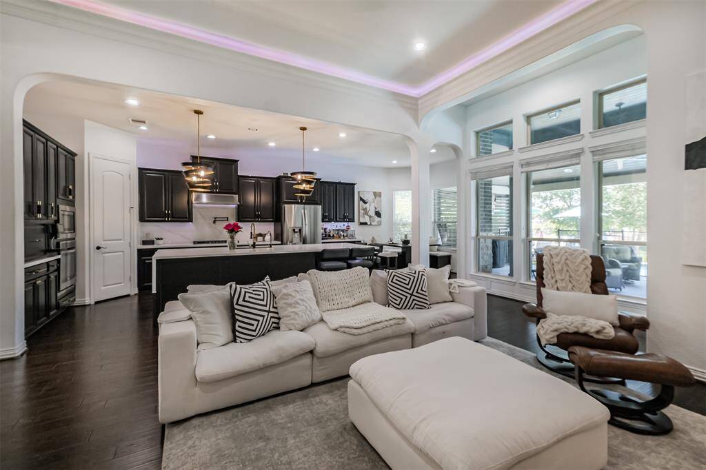 Open Floor plan perfect for entertaining.