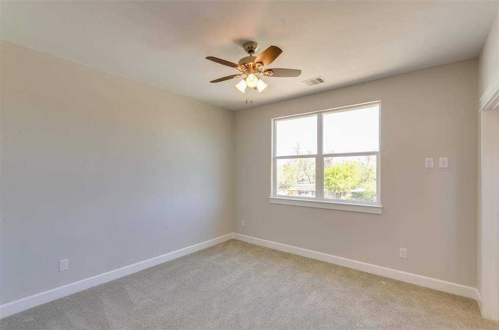 Secondary bedroom