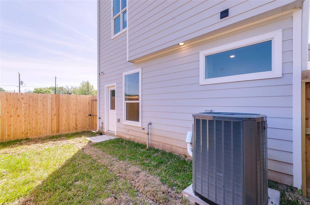 ANOTHER FENCED YARD SHOT