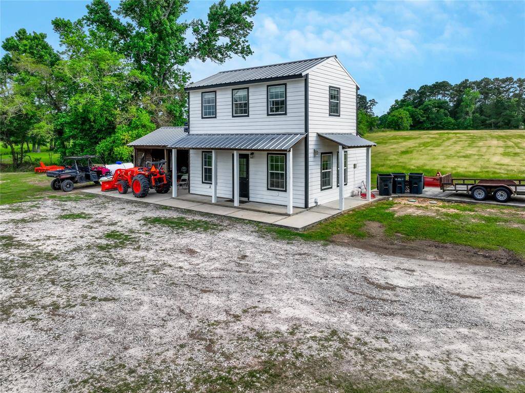800 SF guest house with separate entrance and separate mailing address