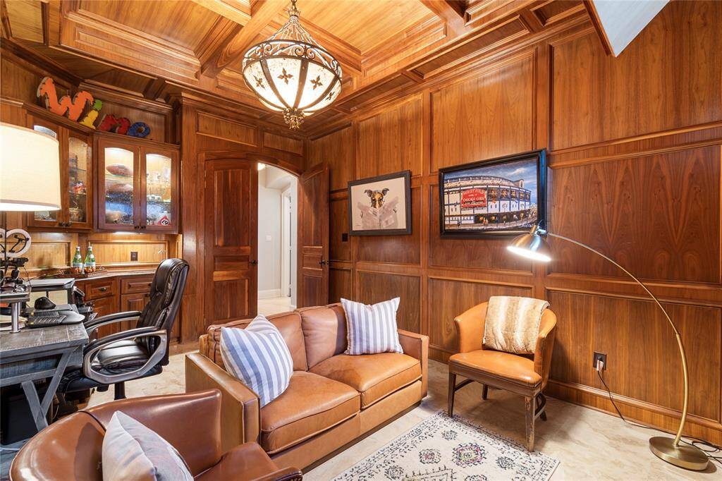 So may options. You'll love this hideaway.
