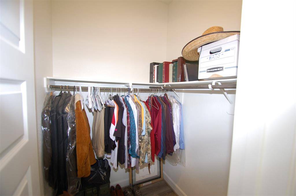 Closet for 2nd bedroom