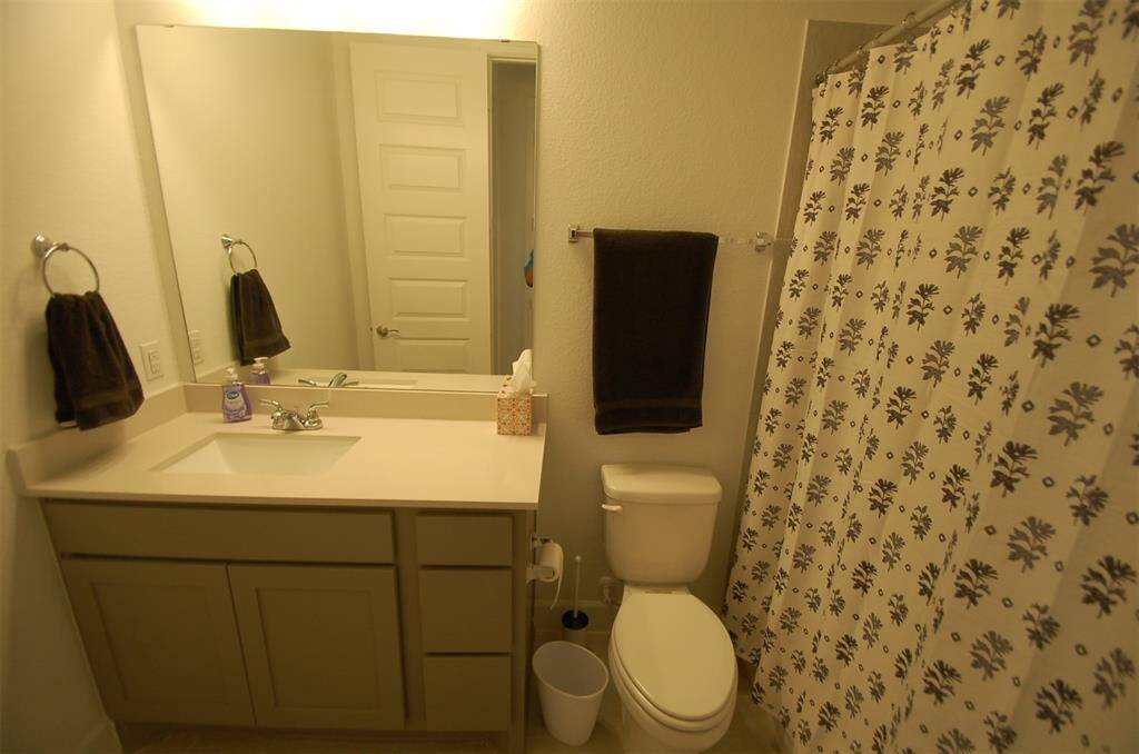 3rd full bath next to 3 bed room