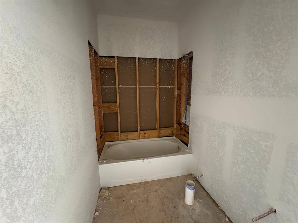Note: Sample product photo. Actual exterior and interior selections may vary by homesite. Photo may be virtually staged
