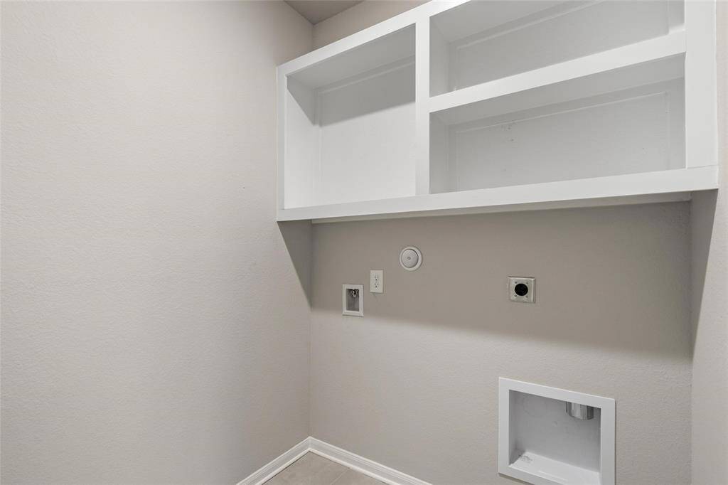 Note: Sample product photo. Actual exterior and interior selections may vary by homesite. Photo may be virtually staged