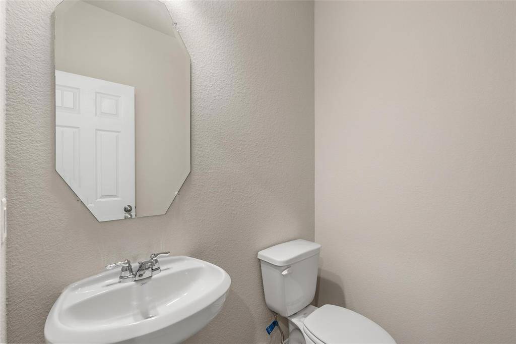 Note: Sample product photo. Actual exterior and interior selections may vary by homesite. Photo may be virtually staged