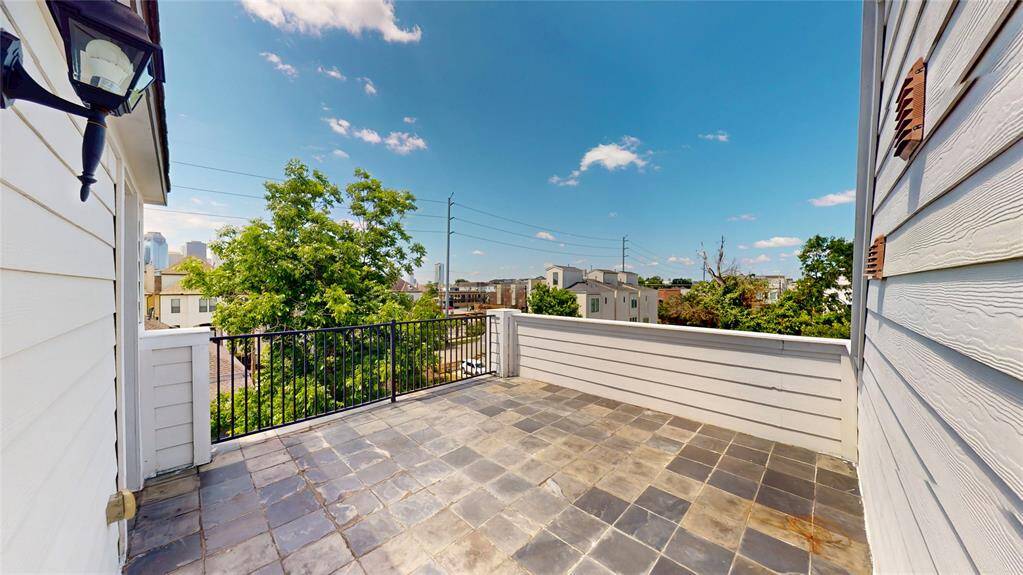 Plenty of space for outdoor entertainment and relaxation!