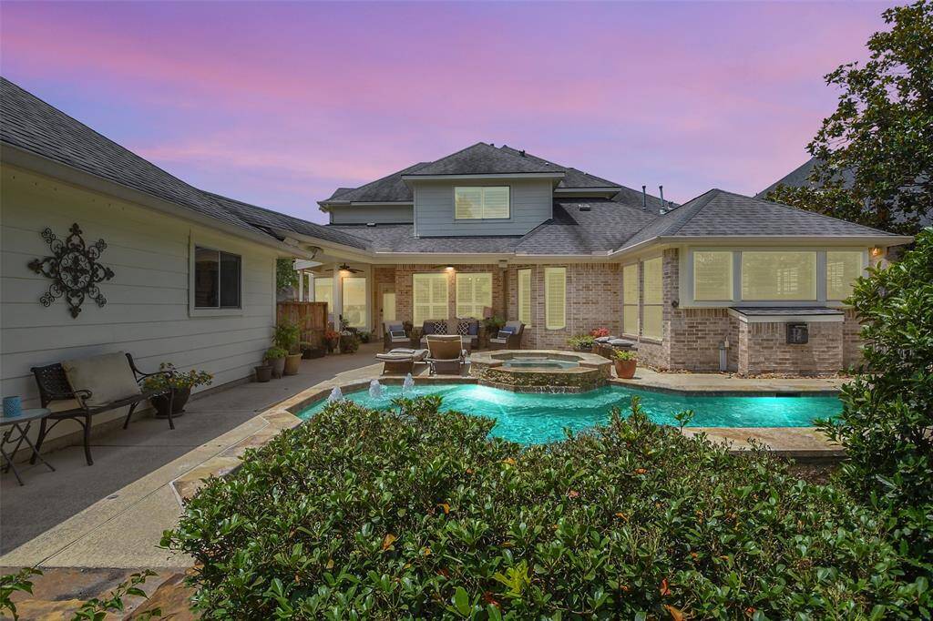 Enjoy the best of both worlds -- all that Gleannloch Farms has to offer by day, and your own peaceful retreat by night.  Hurry!  This one shouldn't last long!