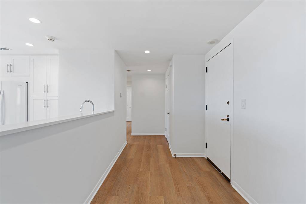 Entry leading to the bedrooms.