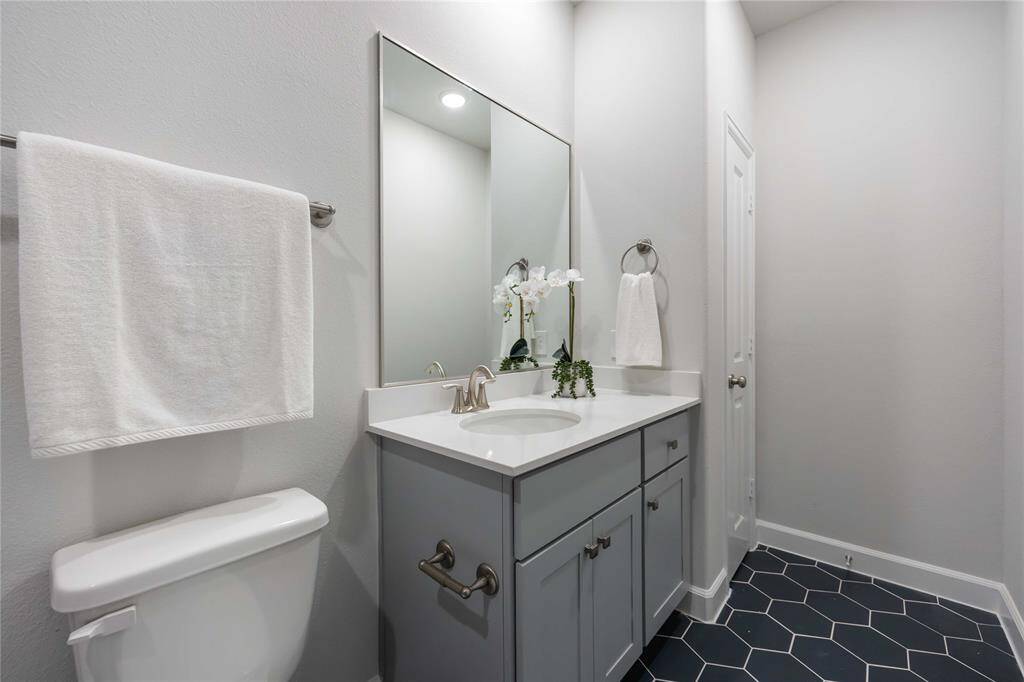 A spacious hall bathroom for the 2 secondary bedrooms to share.