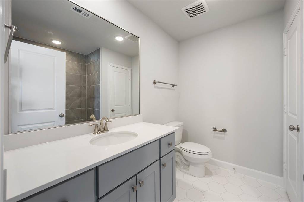 The ensuite bathroom for the 3rd floor.