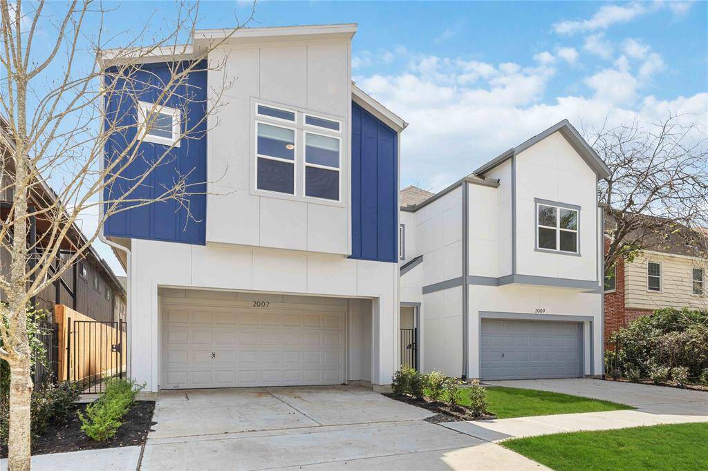 Perfectly situated in the heart of Montrose, one of Houston’s most vibrant and walkable neighborhoods—inviting you to begin your next chapter.