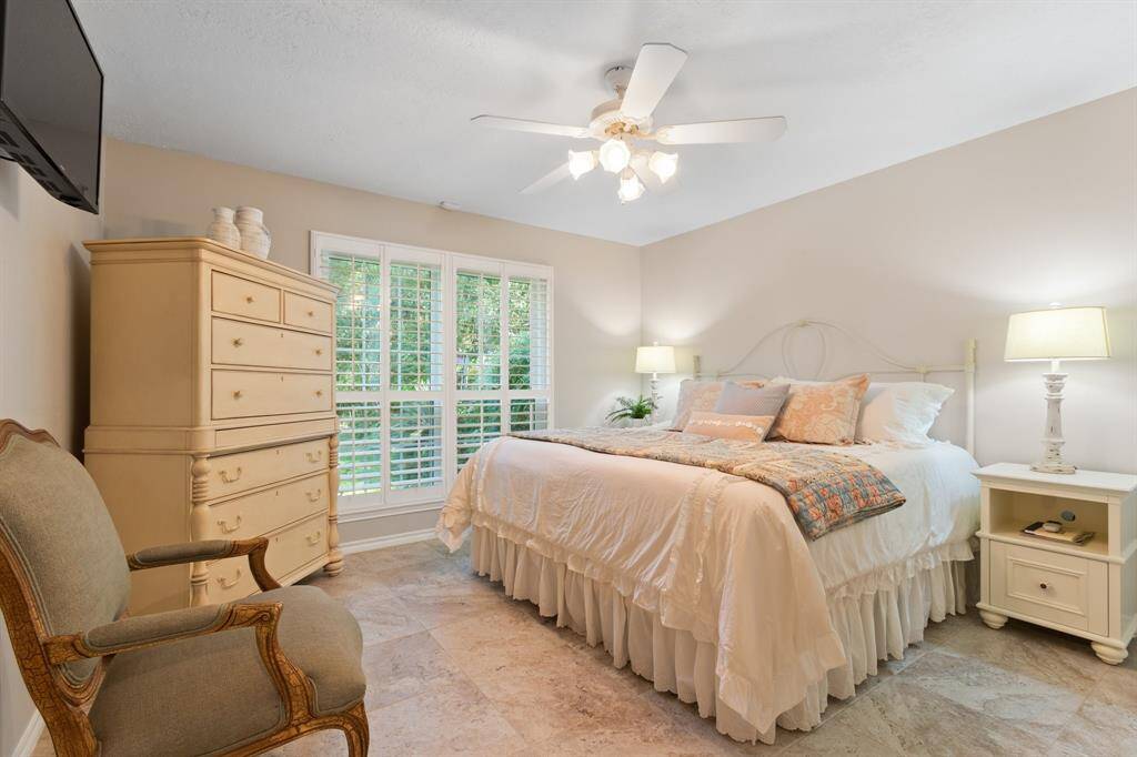 Guest Room 1