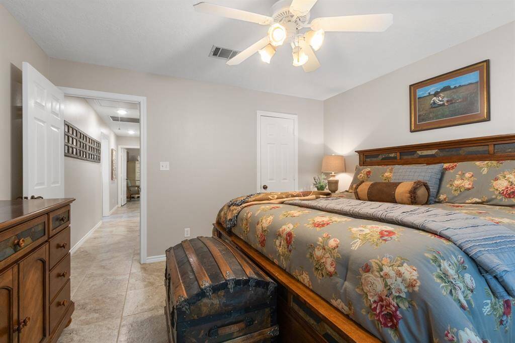 Guest Room 2